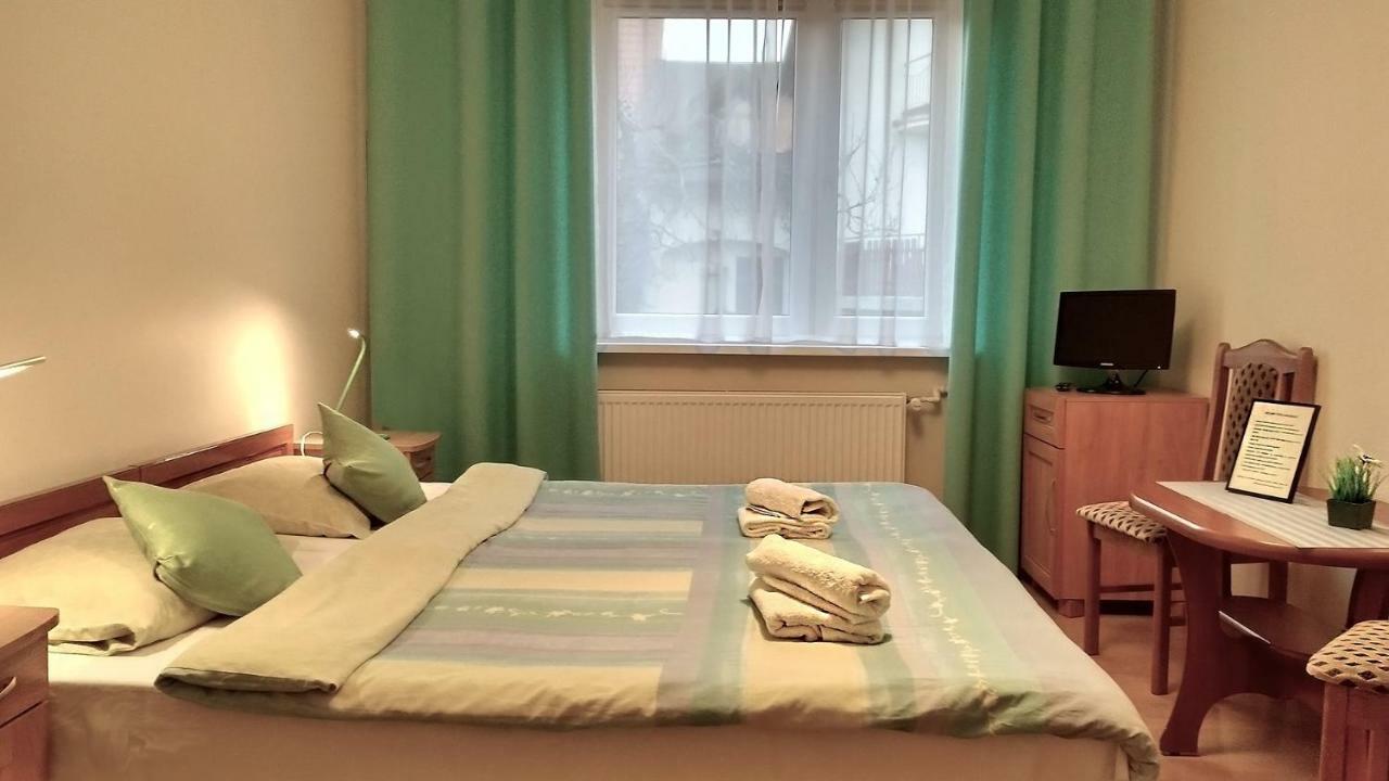Appartement Pod Jarzebina à Stary Toruń Extérieur photo